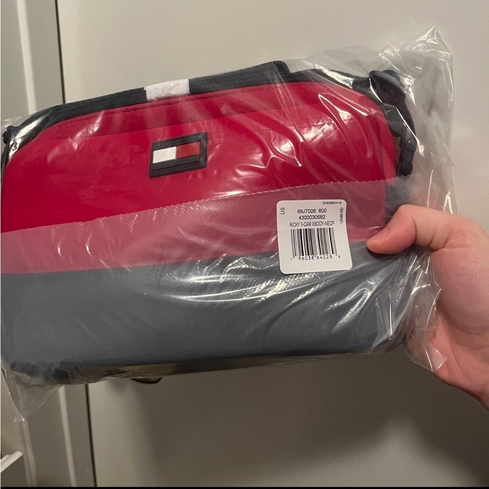 Tommy Hilfiger NWT crossbody bag